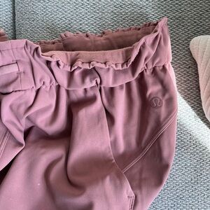Lululemon Mauve Athletic joggers